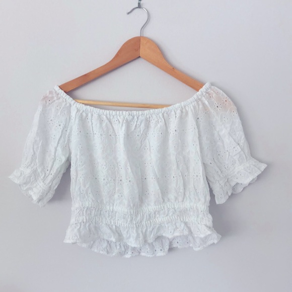 Cropped, white flare tee with detailing. - Picture 2 of 5